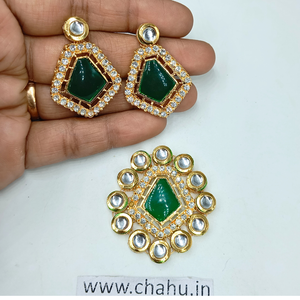 Green Kundan Pendant With Earrings
