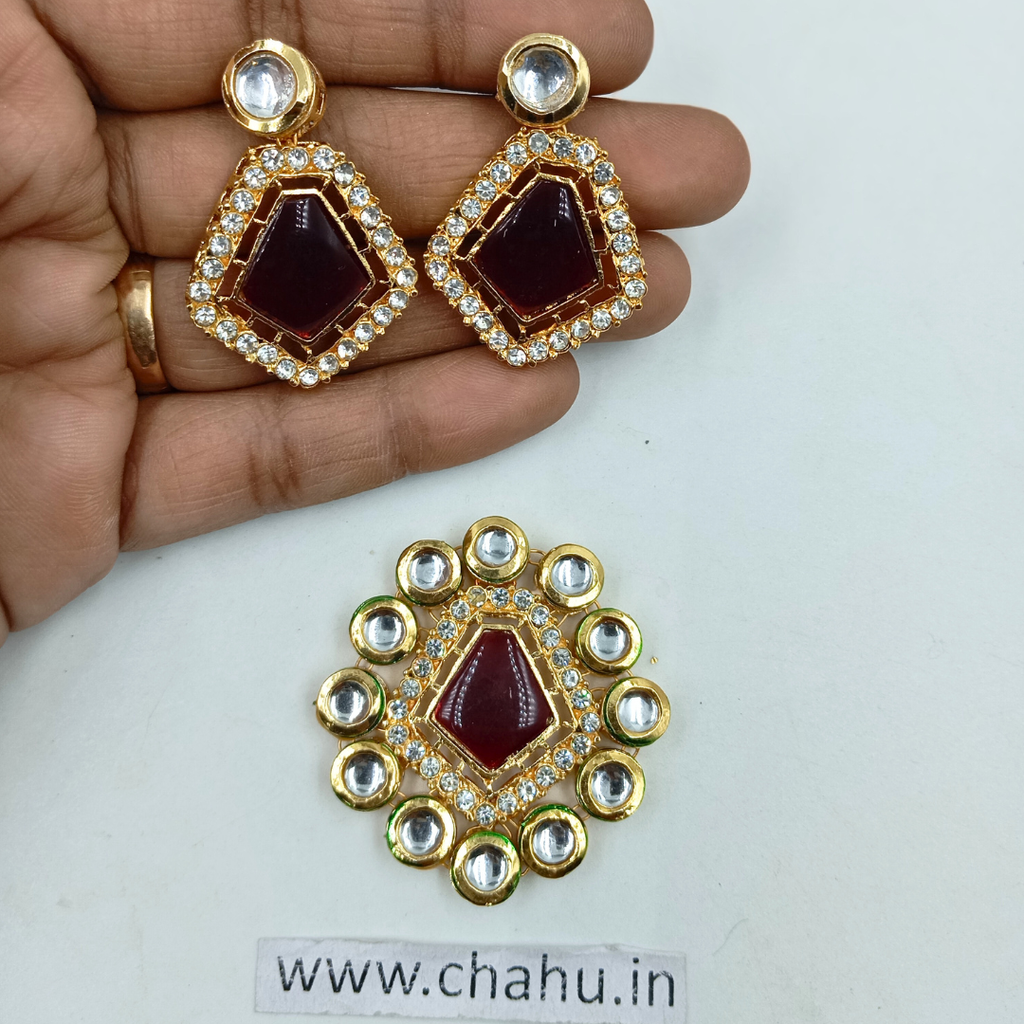 Maroon Kundan Pendant With Earrings