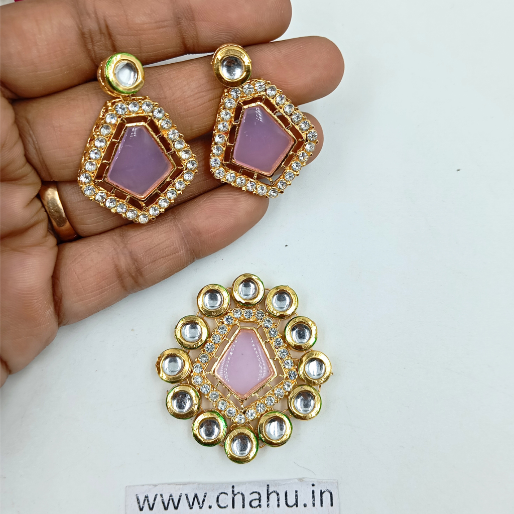 Light Purple Kundan Pendant With Earrings