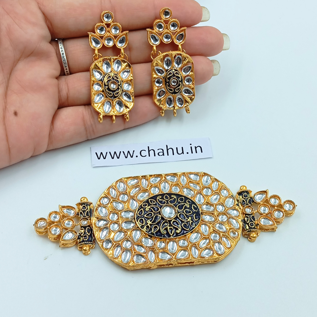 pendent with earrings