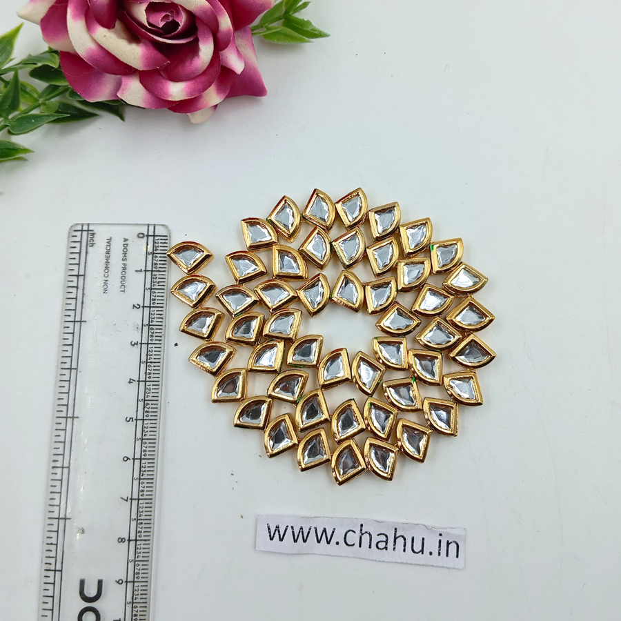 Big Triangle Kundan Line (NO-137)